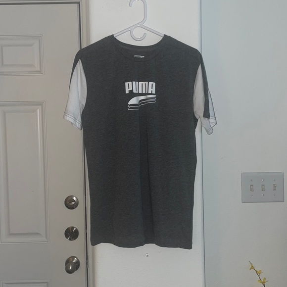Puma Gray and White T-Shirt Size XL(boys) - Picture 1 of 3